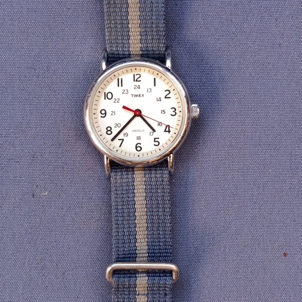 Timex Weekender Watch  Mens Blue Gray Nylon Strap Indiglo New Battery